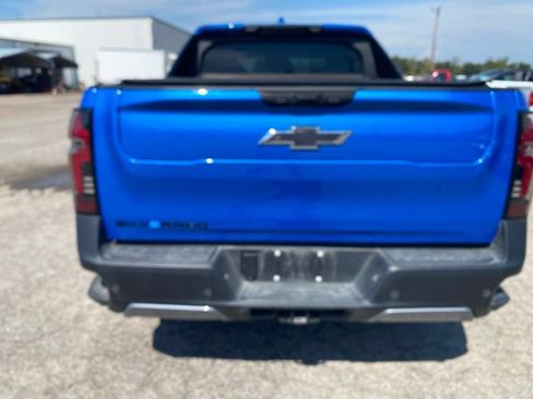 Used 2026 Chevrolet Silverado EV Trail Boss AWD/4WD image 3