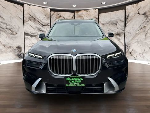 Used 2023 BMW X7 xDrive40i w/ Climate Comfort Package AWD/4WD image 3
