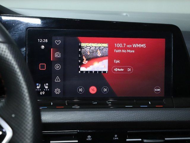 Used 2024 Volkswagen GTI SE FWD image 26