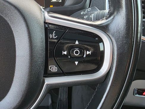 Used 2018 Volvo XC90 T5 Momentum w/ Convenience Package image 14