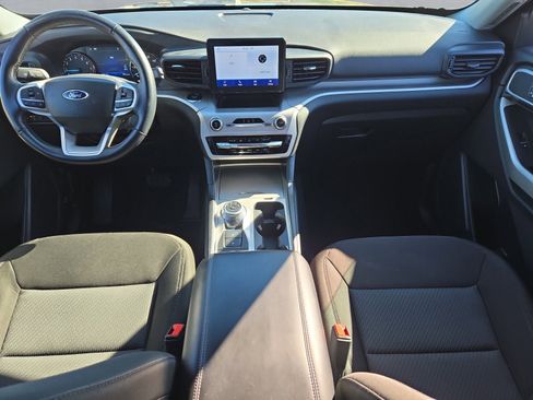 Certified 2022 Ford Explorer XLT image 9