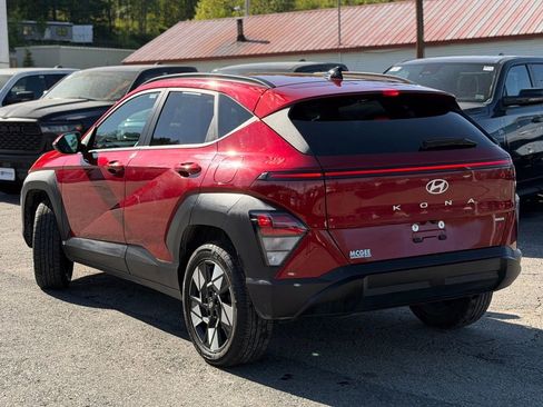 Used 2025 Hyundai Kona SEL AWD/4WD image 3