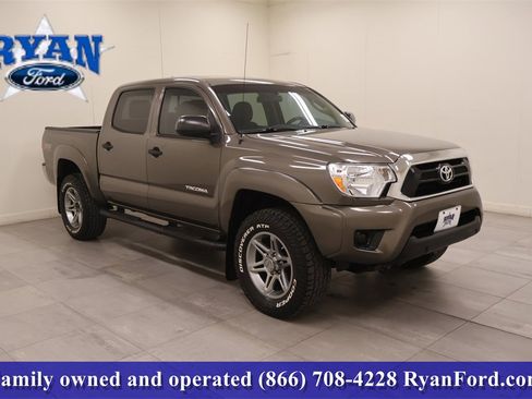 Used 2014 Toyota Tacoma PreRunner image 2