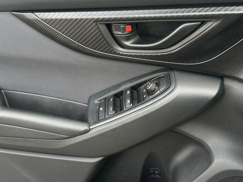 Used 2018 Subaru Crosstrek 2.0i Premium w/ Eyesight System image 12