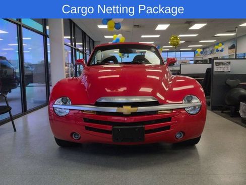 Used 2004 Chevrolet SSR w/ Preferred Equipment Group RWD image 8