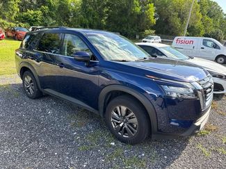 Used 2025 Nissan Pathfinder SV FWD video 1