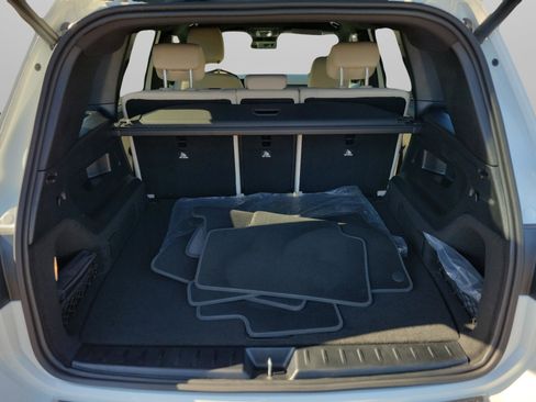 Certified 2025 Mercedes-Benz GLB 250 image 9