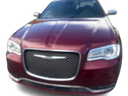 Used 2018 Chrysler 300 Limited w/ Safetytec Plus Group RWD image 2