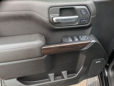 Used 2019 GMC Sierra 1500 SLT w/ SLT Premium Plus Package AWD/4WD image 9
