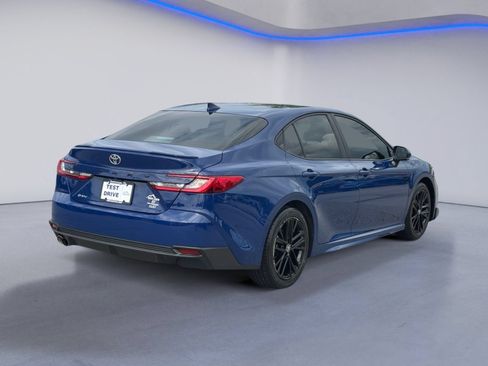 Used 2025 Toyota Camry SE FWD image 6