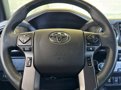 Used 2021 Toyota Tacoma TRD Off-Road image 22