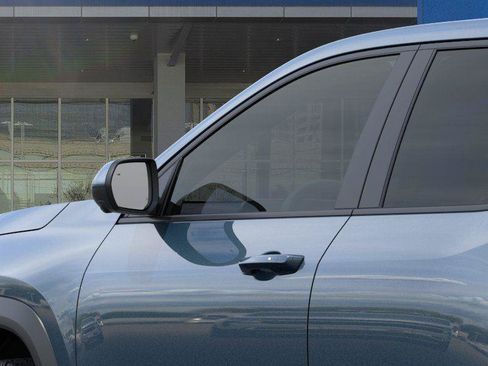 New 2026 Chevrolet Equinox LT w/ Safety and Technology Package FWD image 12