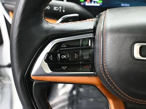 Used 2023 Jeep Grand Cherokee Summit AWD/4WD image 30