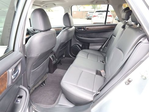 Used 2016 Subaru Outback 2.5i Limited image 12