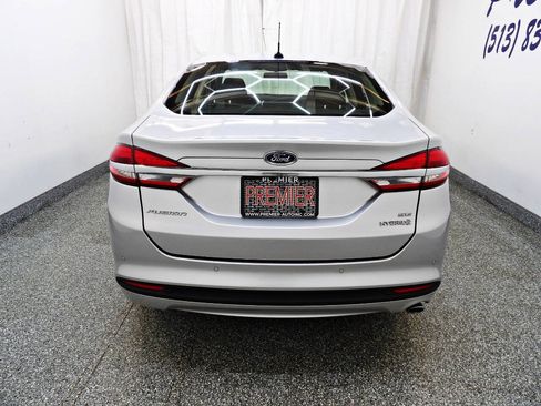Used 2018 Ford Fusion SE FWD image 5