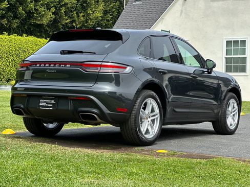 Certified 2025 Porsche Macan AWD/4WD image 8