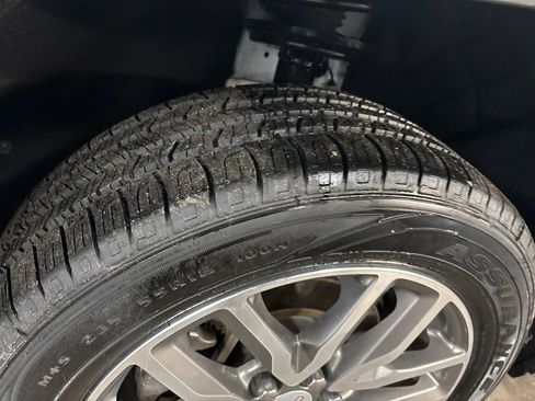 Used 2019 GMC Acadia SLE w/ Driver Alert Package I FWD image 12