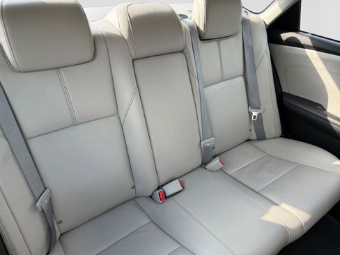 Used 2016 Toyota Avalon XLE Plus FWD image 18