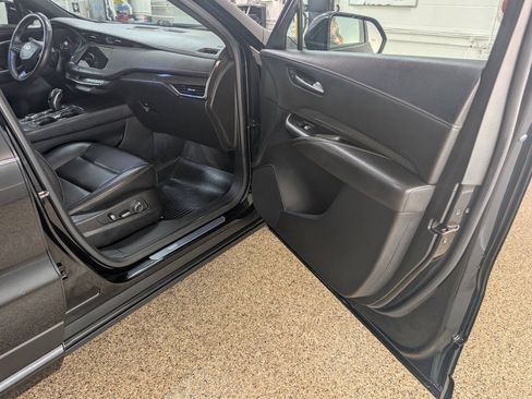 Used 2019 Cadillac XT4 Sport w/ LPO, Midnight Sport Package AWD/4WD image 17