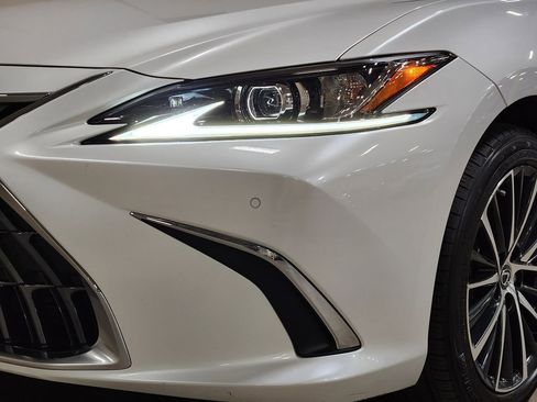 Used 2024 Lexus ES 350 w/ Premium Package image 14