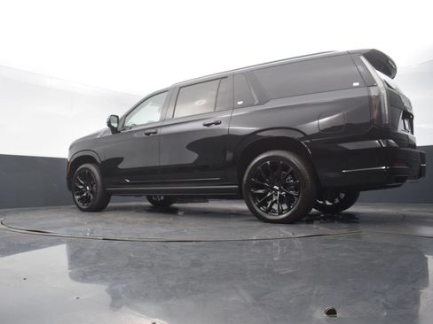 Certified 2026 Cadillac Escalade ESV Sport w/ LPO, ONYX Package AWD/4WD image 52