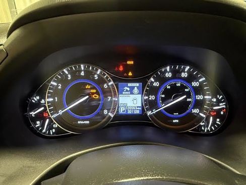 Used 2017 INFINITI QX80 4WD w/ Driver Assistance Package image 14