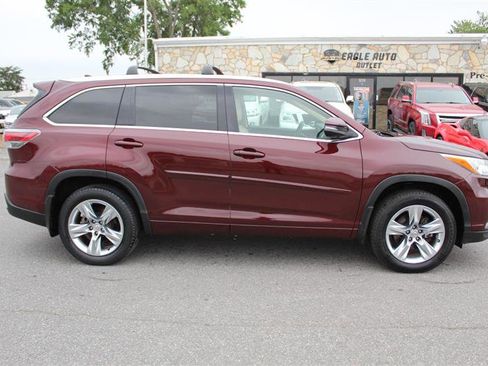 Used 2015 Toyota Highlander Limited AWD/4WD image 8