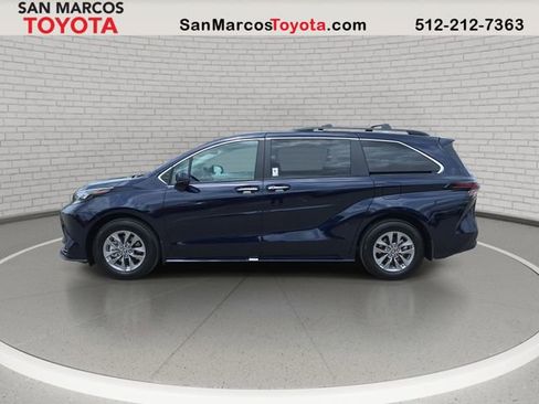 New 2026 Toyota Sienna XLE image 8