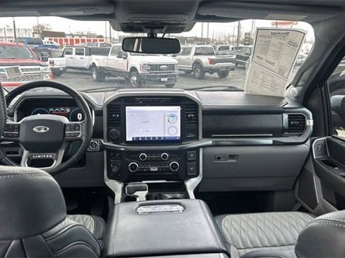 Used 2022 Ford F150 Limited image 26