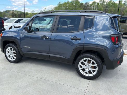 Used 2021 Jeep Renegade Sport w/ Sport Appearance Group AWD/4WD image 8