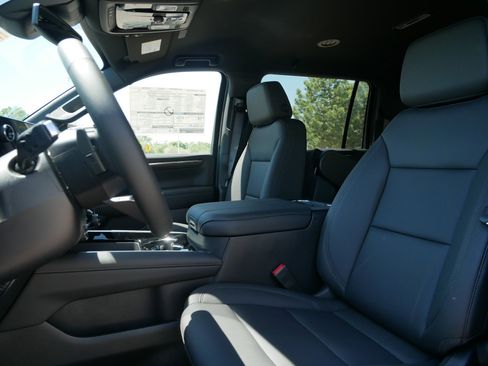 New 2026 Chevrolet Suburban LT w/ Comfort Package AWD/4WD image 4
