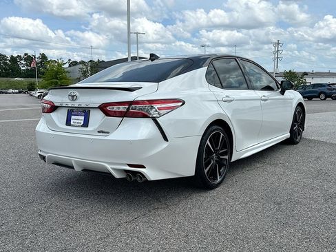 Used 2020 Toyota Camry XSE FWD image 7