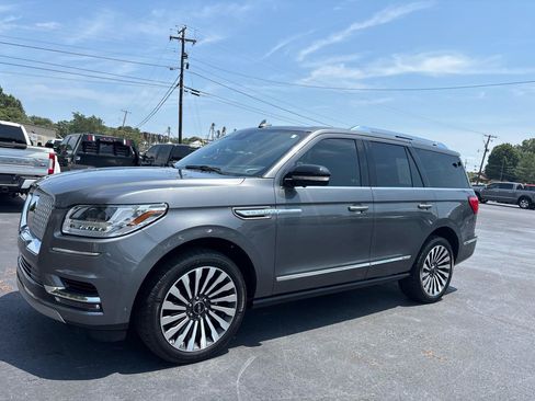 Used 2021 Lincoln Navigator Reserve w/ Luxury Package RWD image 5
