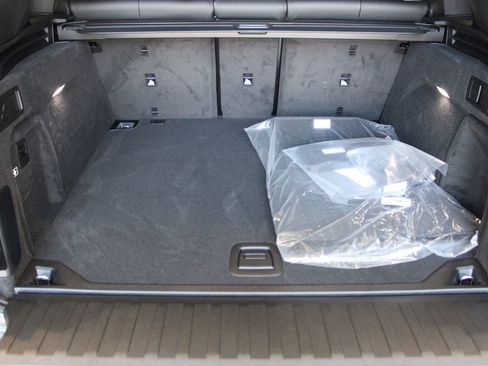 New 2026 BMW X5 M60i w/ Climate Comfort Package image 13