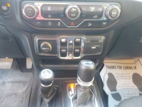 Used 2019 Jeep Wrangler Unlimited Sport S AWD/4WD image 19