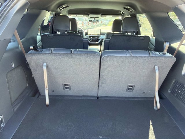 New 2027 Ford Explorer ST-Line w/ ST-Line Street Pack RWD image 21