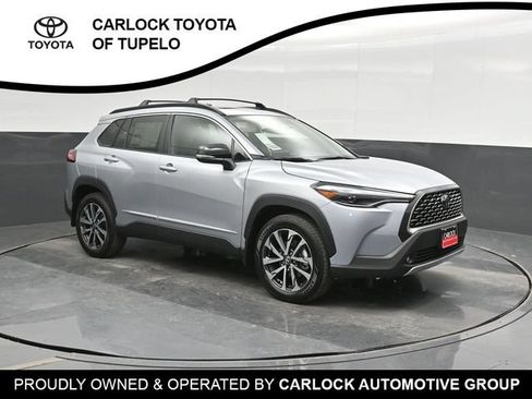 Used 2025 Toyota Corolla Cross XLE w/ Convenience Package AWD/4WD image 5
