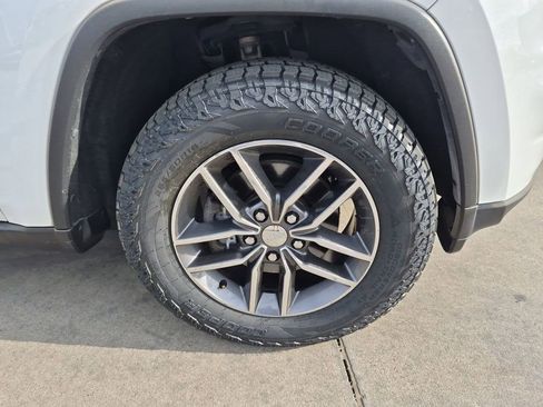 Used 2017 Jeep Grand Cherokee Limited image 10