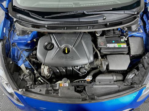 Used 2017 Hyundai Elantra GT FWD image 29