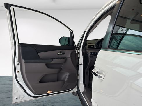 Used 2016 Honda Odyssey EX-L image 20