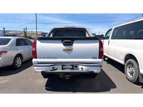 Used 2009 Chevrolet Avalanche LS AWD/4WD image 5