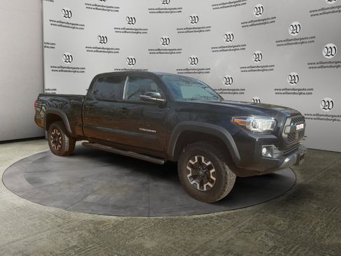 Used 2019 Toyota Tacoma TRD Off-Road image 7