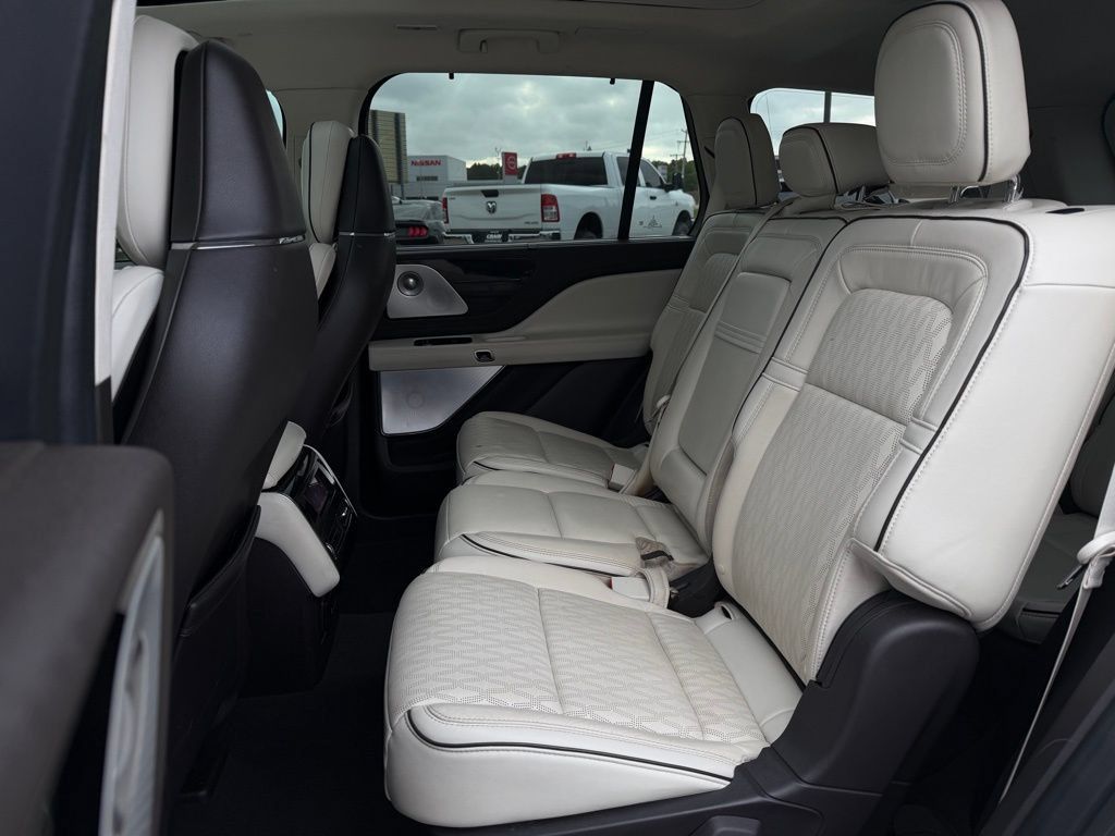 Used 2023 Lincoln Aviator Black Label w/ Dynamic Handling Package AWD/4WD image 24