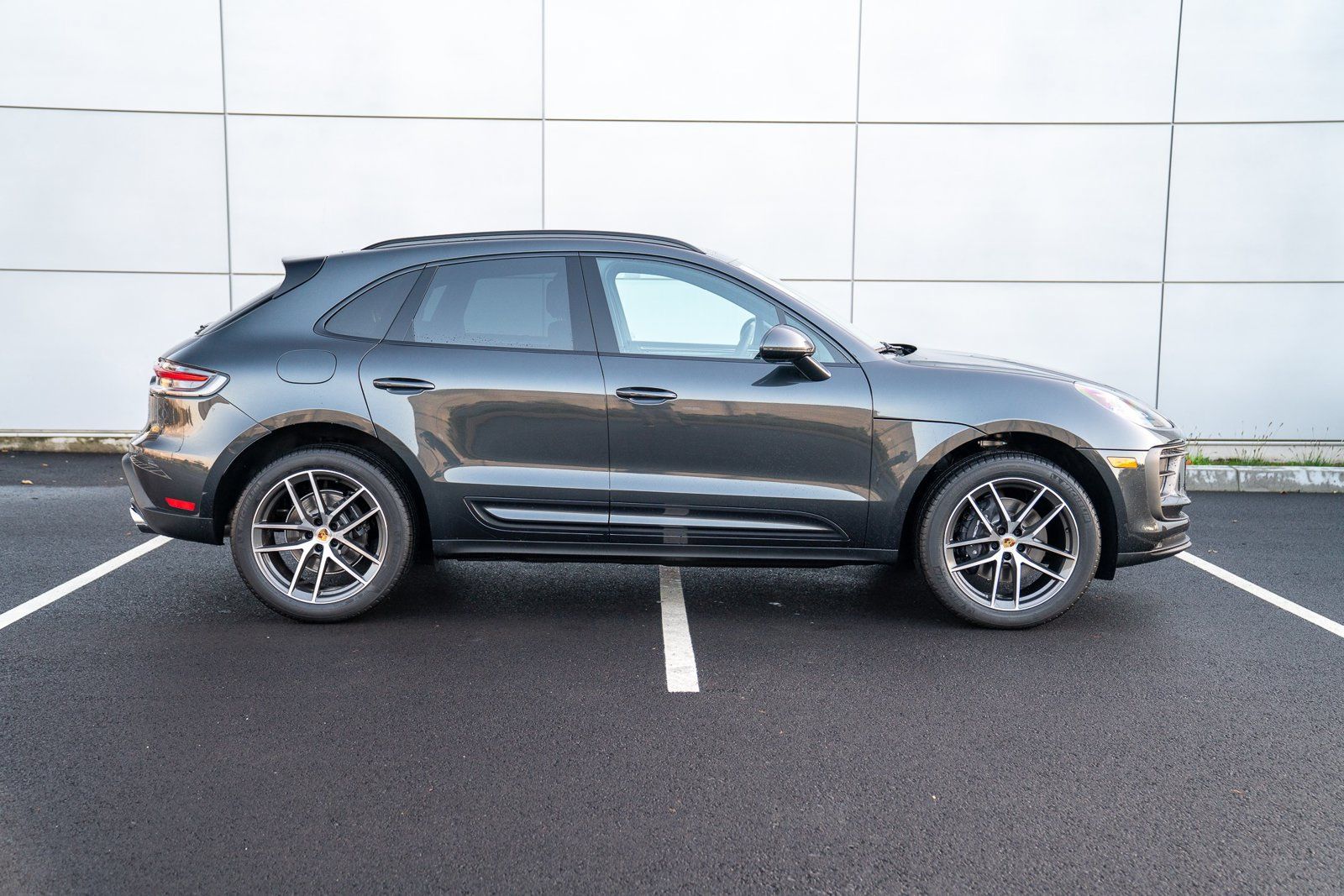 Certified 2026 Porsche Macan AWD/4WD image 8