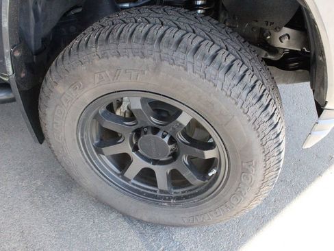 Used 2021 Toyota Tacoma TRD Sport w/ Technology Package image 58