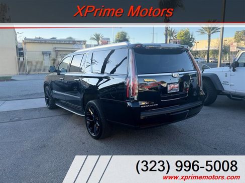 Used 2016 Cadillac Escalade ESV Luxury image 4