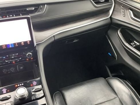 Used 2021 Jeep Grand Cherokee L Overland w/ Luxury Tech Group IV AWD/4WD image 19