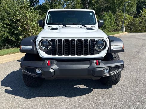 Used 2024 Jeep Wrangler Unlimited Rubicon w/ Technology Group AWD/4WD image 2