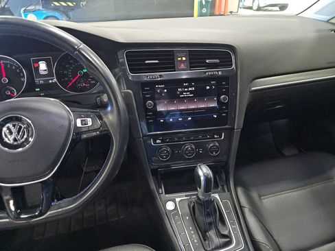 Used 2017 Volkswagen e-Golf SEL Premium image 11