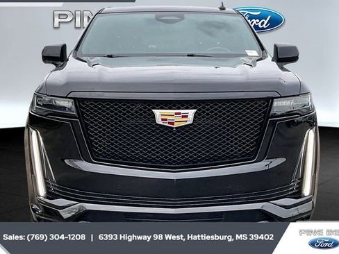 Used 2023 Cadillac Escalade Sport image 3